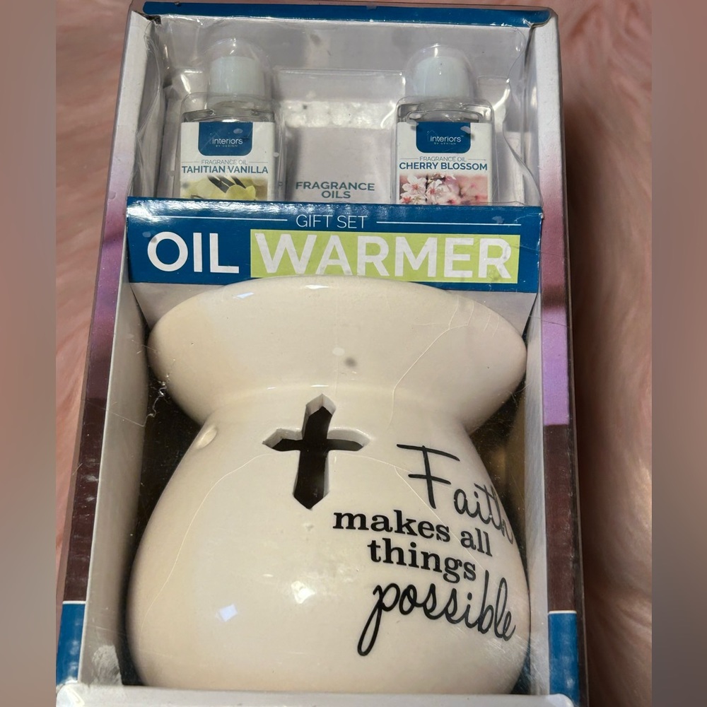 Essential oil warmer